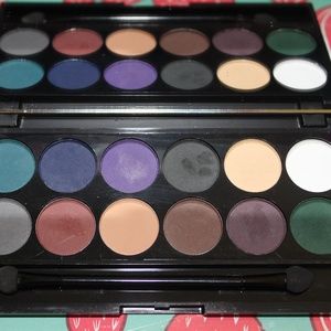 Sleek 12 pan palette